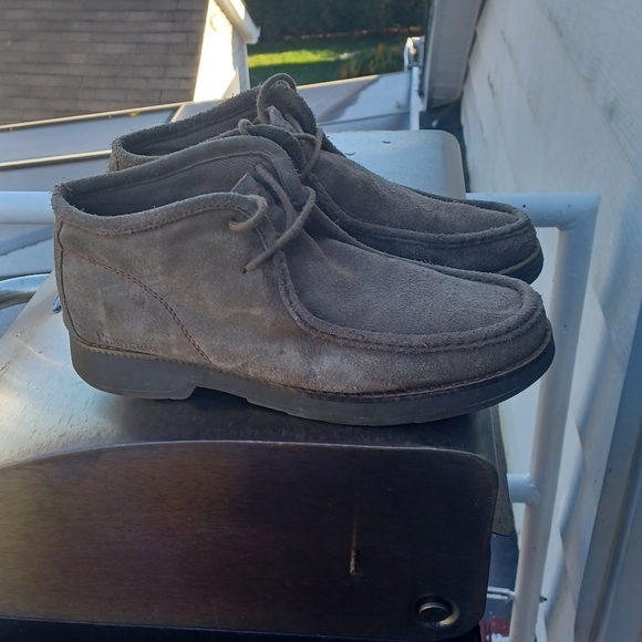 Prospector. Moccasins color Tan, size 11.5R Very comfortable. - Picture 9 of 11